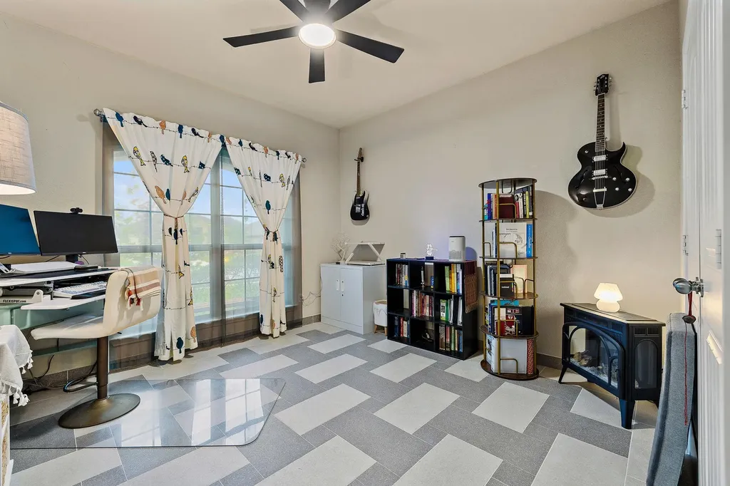 125 Beth Ann Loop Taylor TX 76574