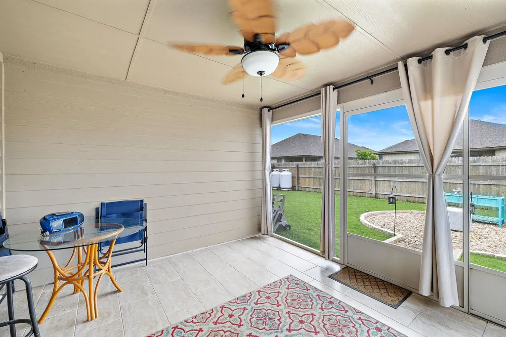 125 Beth Ann Loop Taylor TX 76574