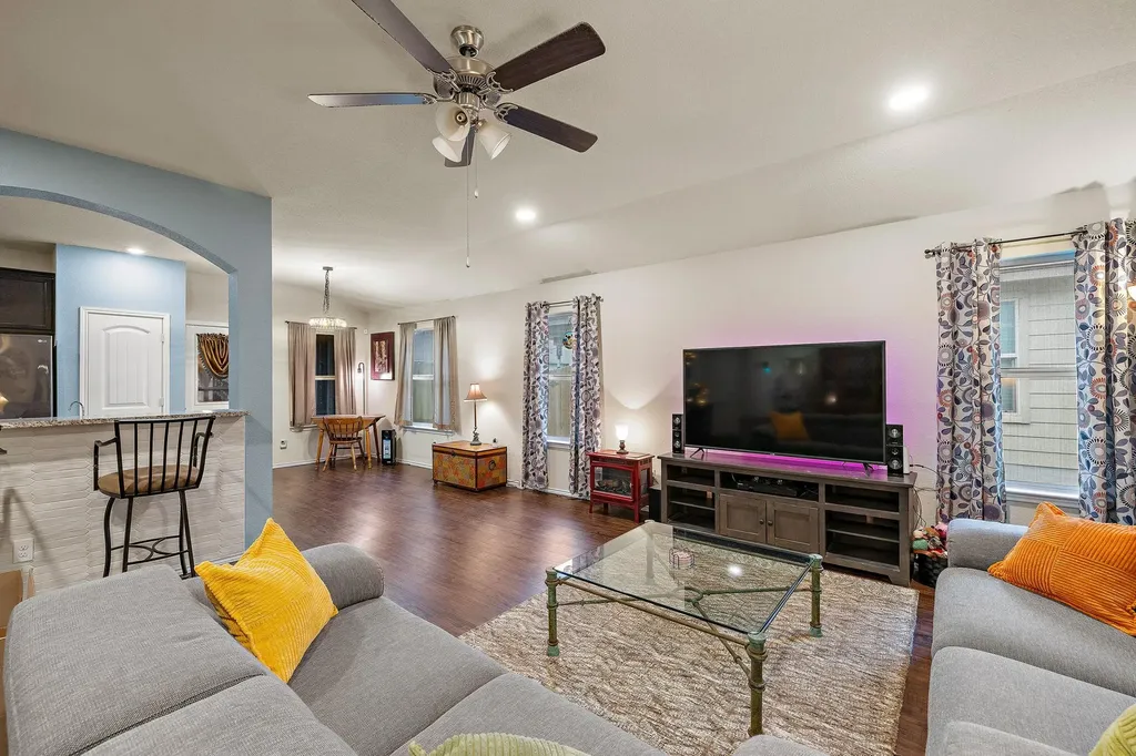 125 Beth Ann Loop Taylor TX 76574