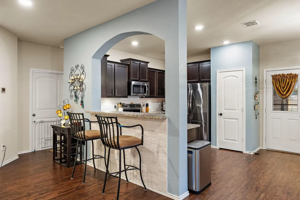 125 Beth Ann Loop Taylor TX 76574