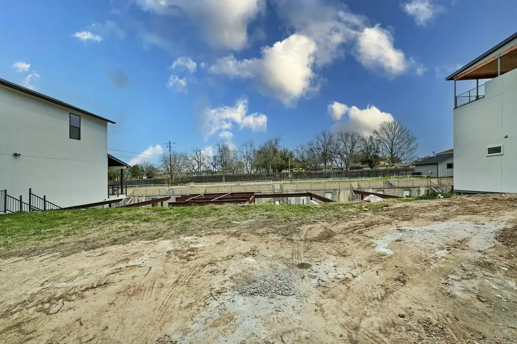 940 Euel Moore Drive Kingsland TX 78639