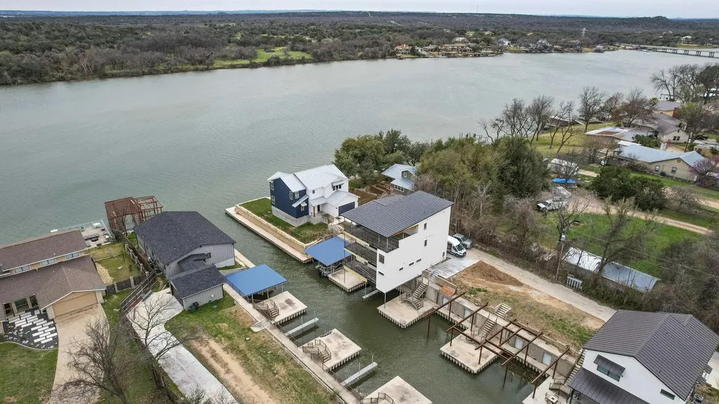 940 Euel Moore Drive Kingsland TX 78639