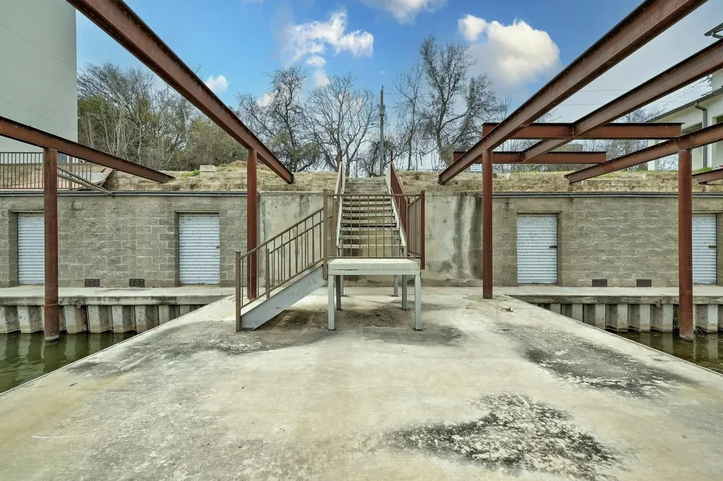 940 Euel Moore Drive Kingsland TX 78639