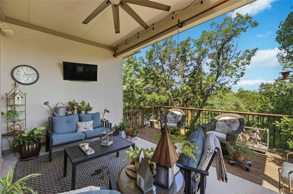 11004 Cut Plains Loop Austin TX 78726