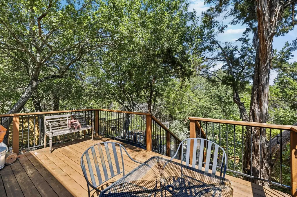 11004 Cut Plains Loop Austin TX 78726