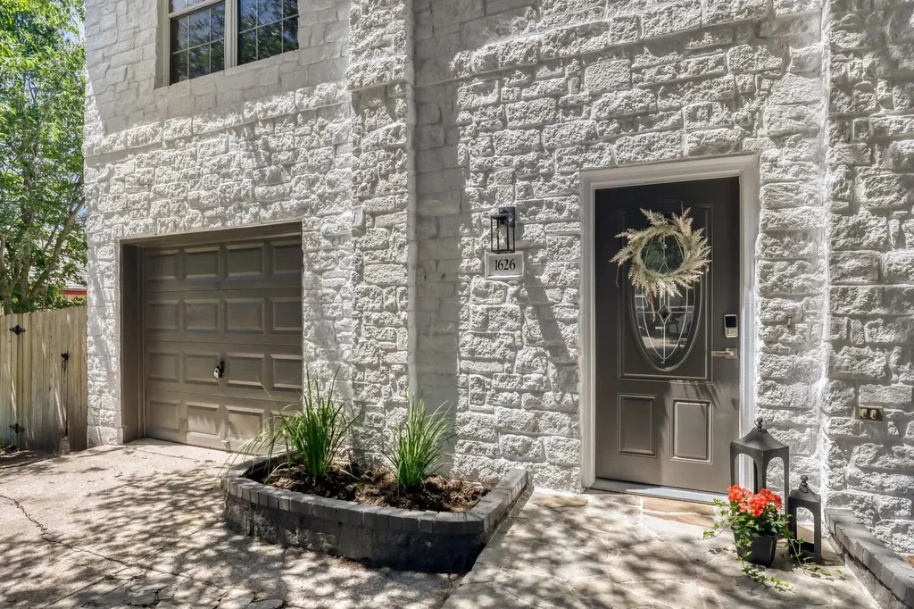 1626 Parkfield Circle Round Rock TX 78664