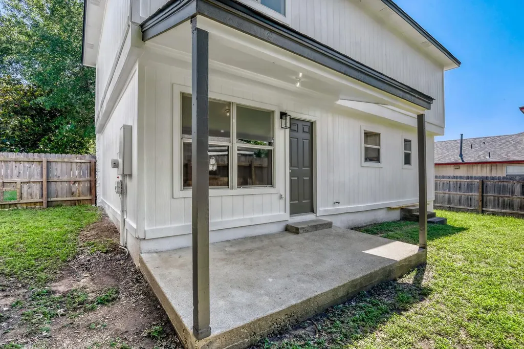 1626 Parkfield Circle Round Rock TX 78664