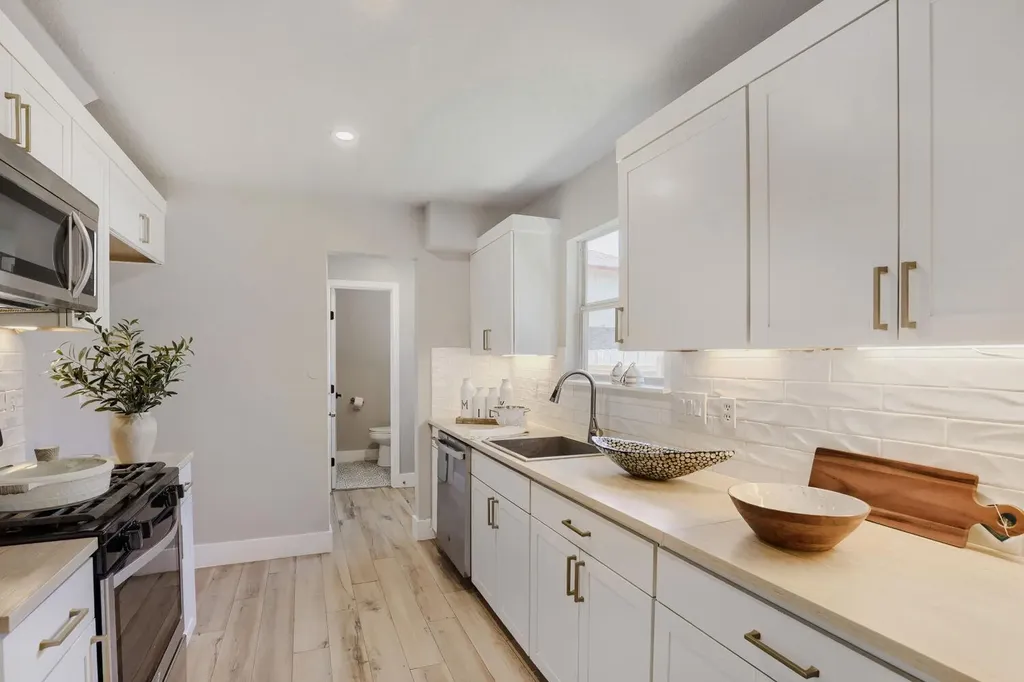 1626 Parkfield Circle Round Rock TX 78664