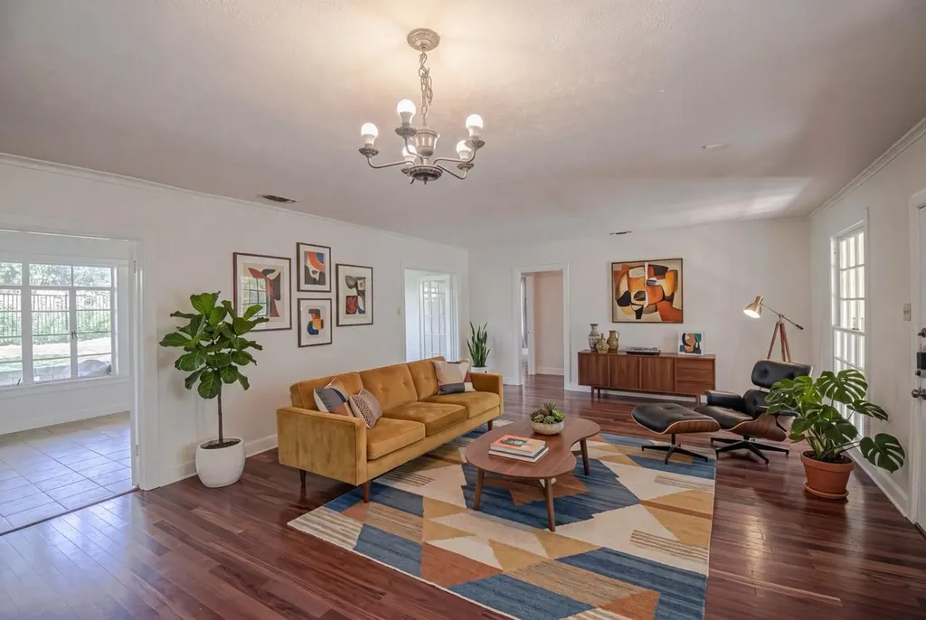 1202 Norwood Road Austin TX 78722