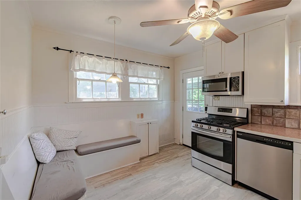 1202 Norwood Road Austin TX 78722
