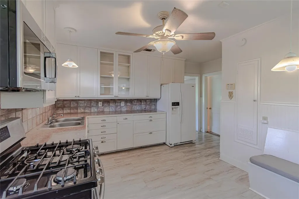 1202 Norwood Road Austin TX 78722