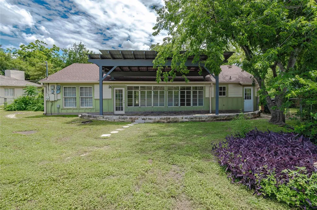1202 Norwood Road Austin TX 78722