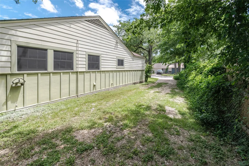 1202 Norwood Road Austin TX 78722