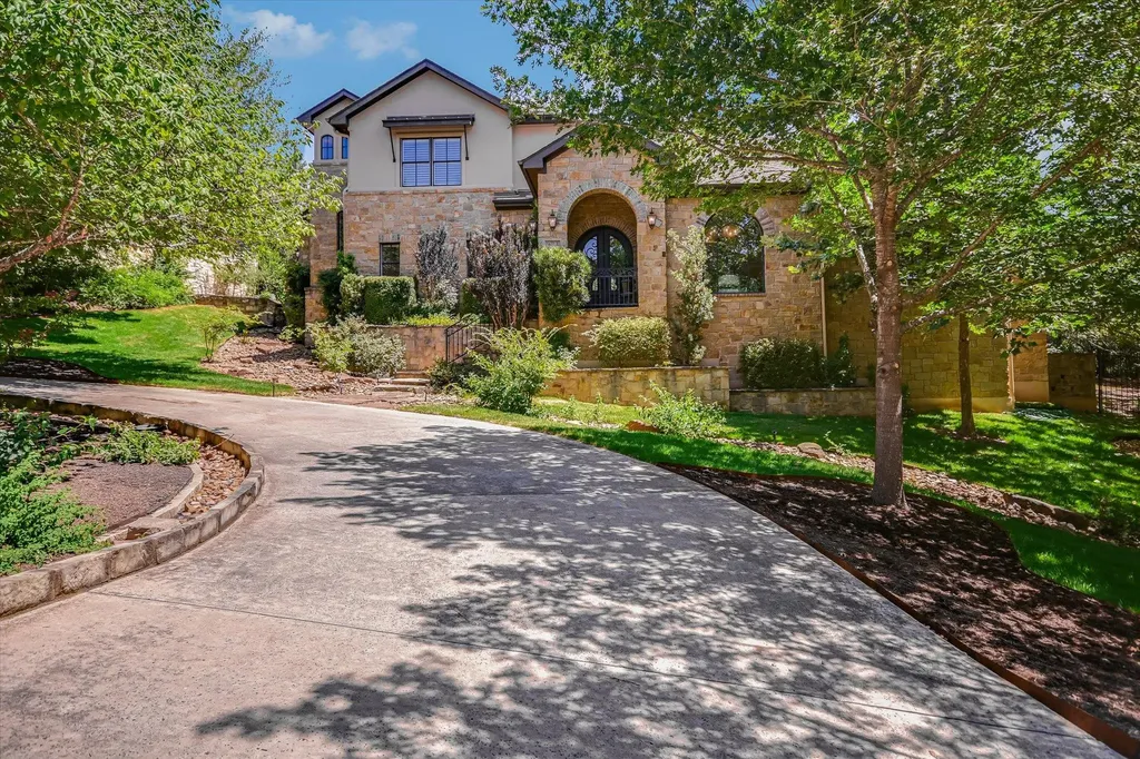 1402 Barclay Drive Austin TX 78746