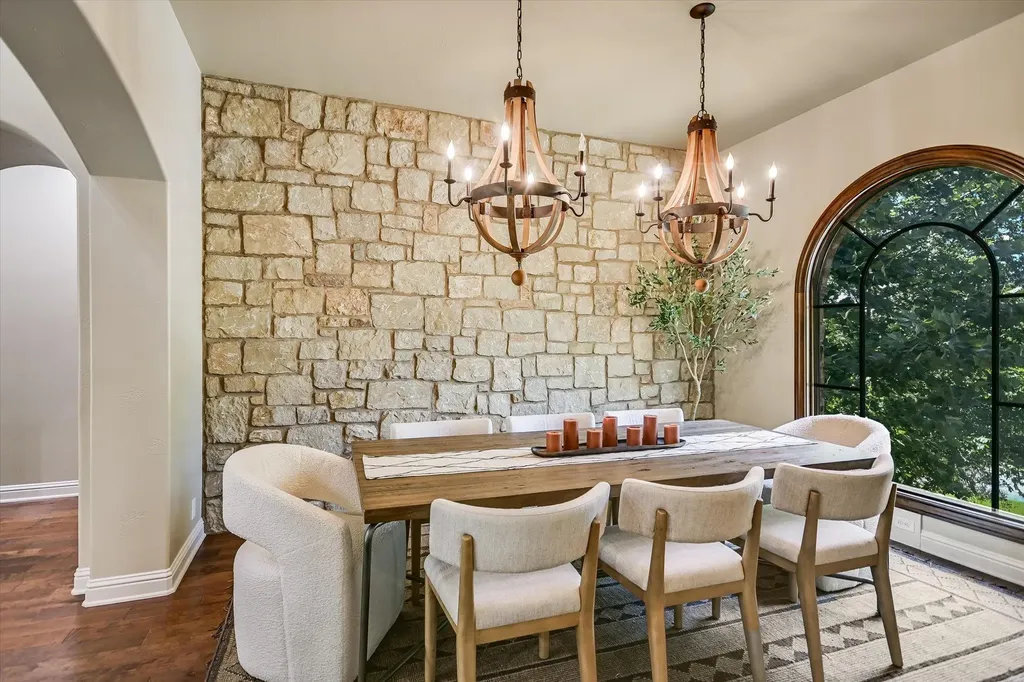1402 Barclay Drive Austin TX 78746