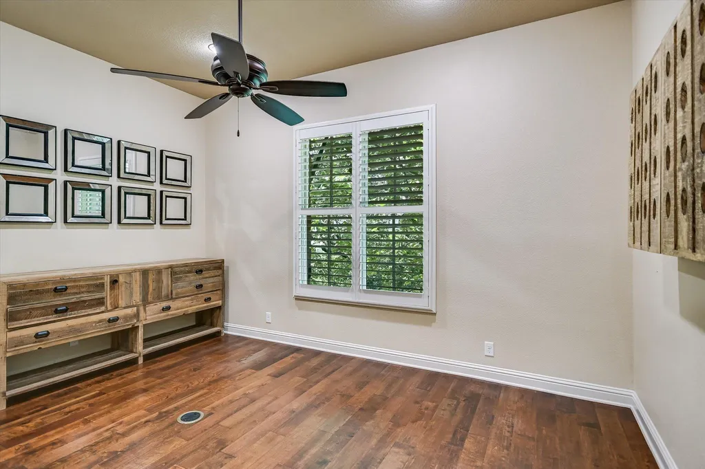 1402 Barclay Drive Austin TX 78746