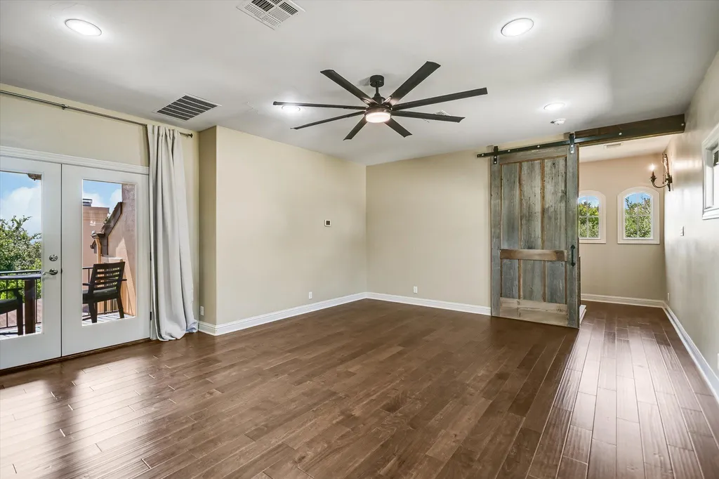 1402 Barclay Drive Austin TX 78746