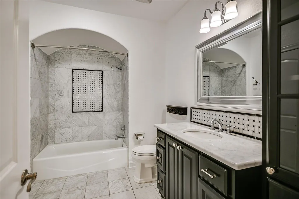 1402 Barclay Drive Austin TX 78746