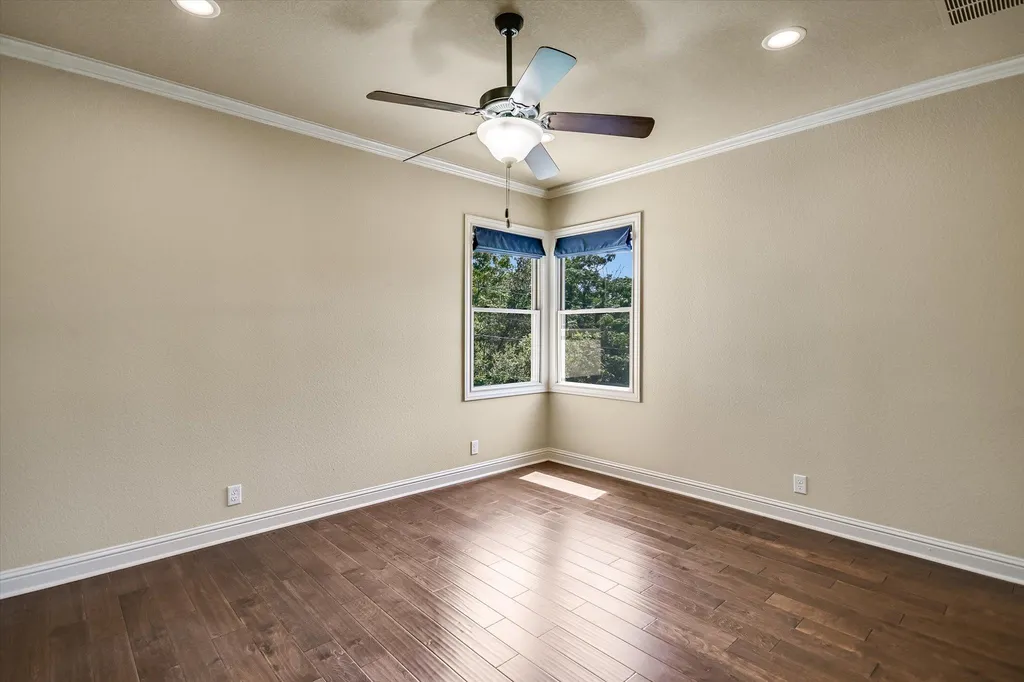 1402 Barclay Drive Austin TX 78746
