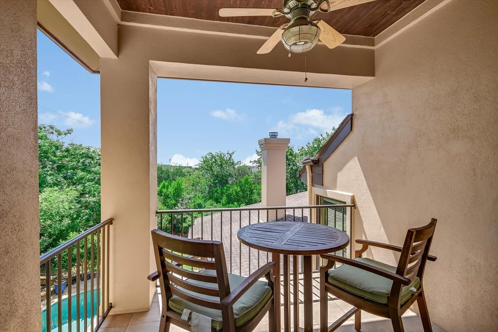1402 Barclay Drive Austin TX 78746