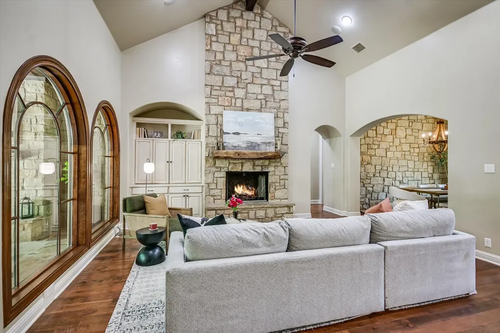 1402 Barclay Drive Austin TX 78746