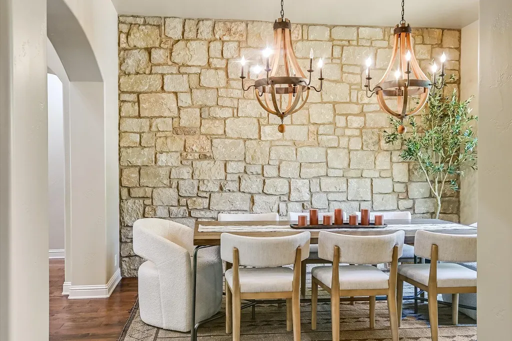 1402 Barclay Drive Austin TX 78746