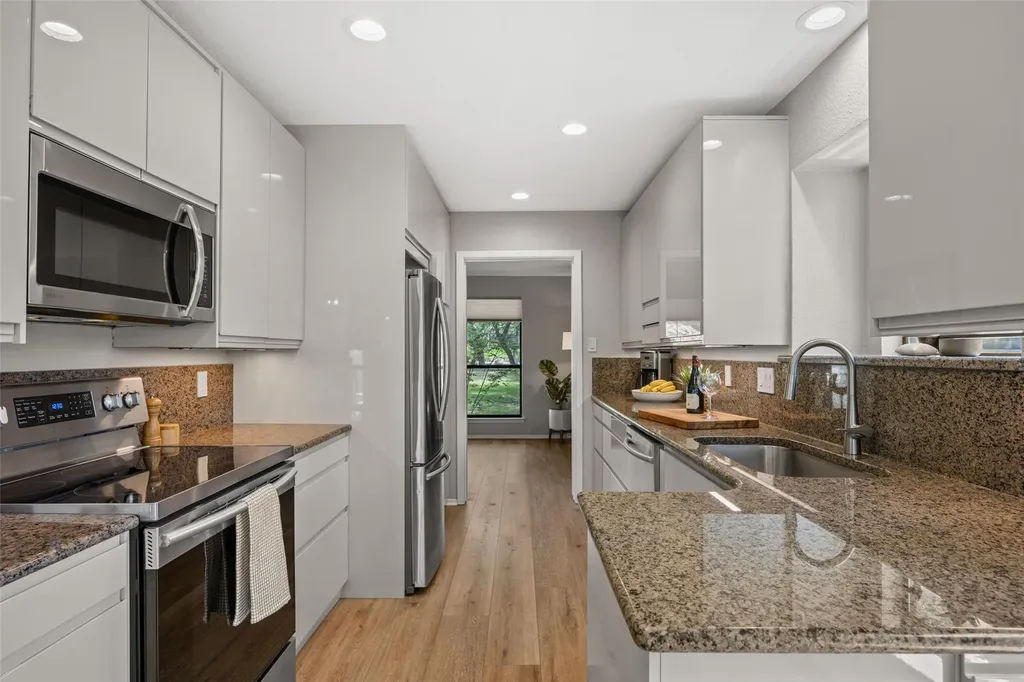 6203 Danwood Drive Austin TX 78759