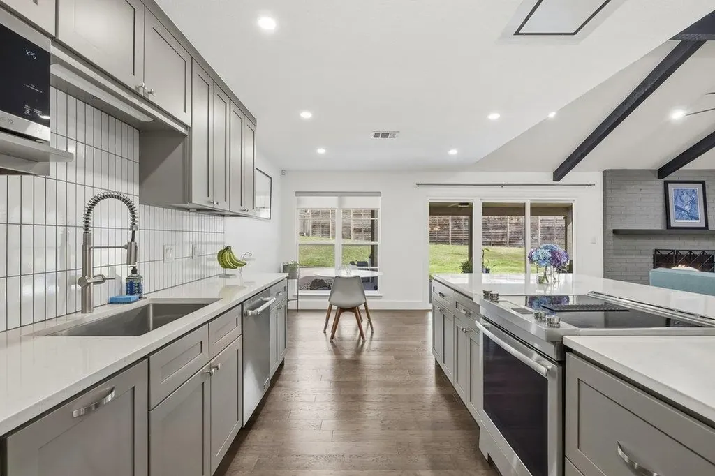 9421 Spring Hollow Drive Austin TX 78750