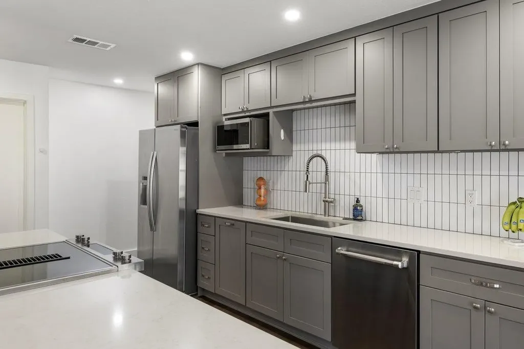 9421 Spring Hollow Drive Austin TX 78750