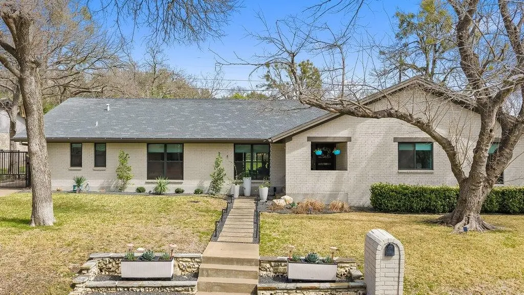 9421 Spring Hollow Drive Austin TX 78750