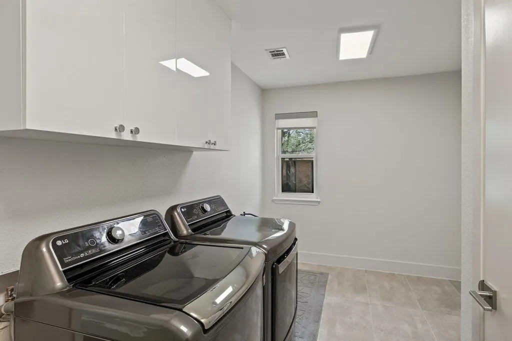 9421 Spring Hollow Drive Austin TX 78750