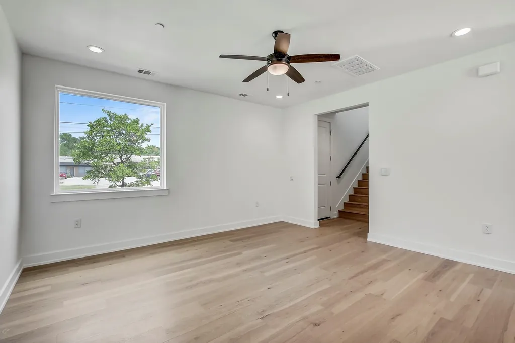 4127 E 12th Street Austin TX 78721