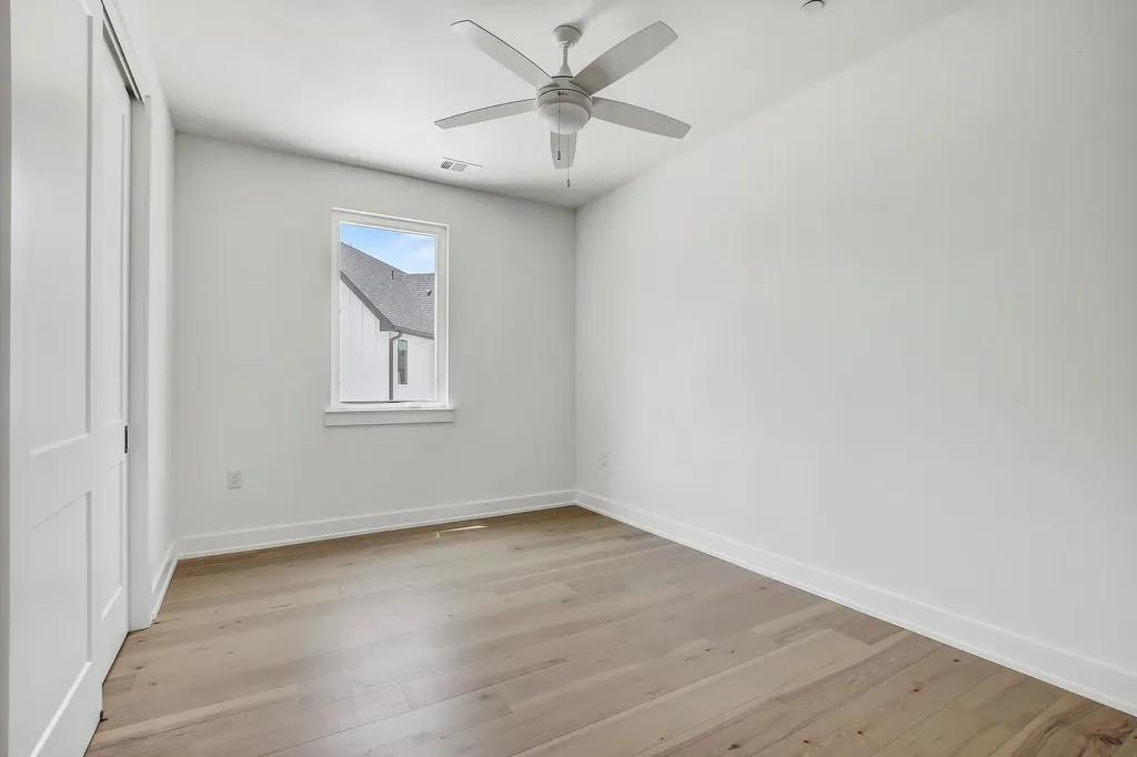 4127 E 12th Street Austin TX 78721