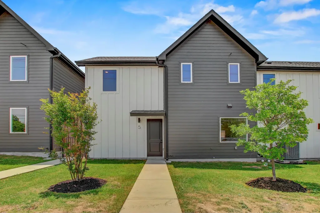 4127 E 12th Street Austin TX 78721