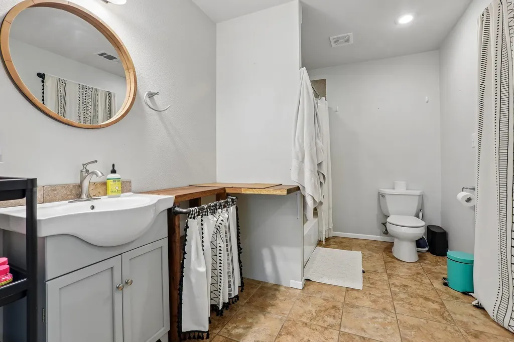 1114 W W 2nd Street Elgin TX 78621