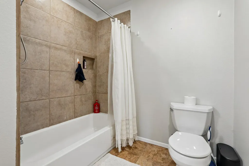1114 W W 2nd Street Elgin TX 78621