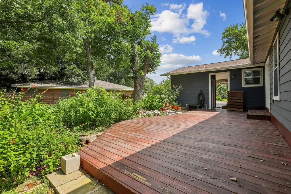 1114 W W 2nd Street Elgin TX 78621