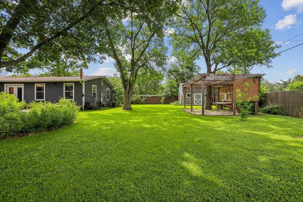 1114 W W 2nd Street Elgin TX 78621