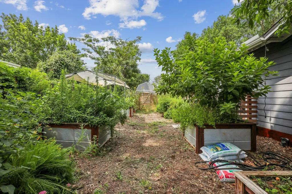 1114 W W 2nd Street Elgin TX 78621
