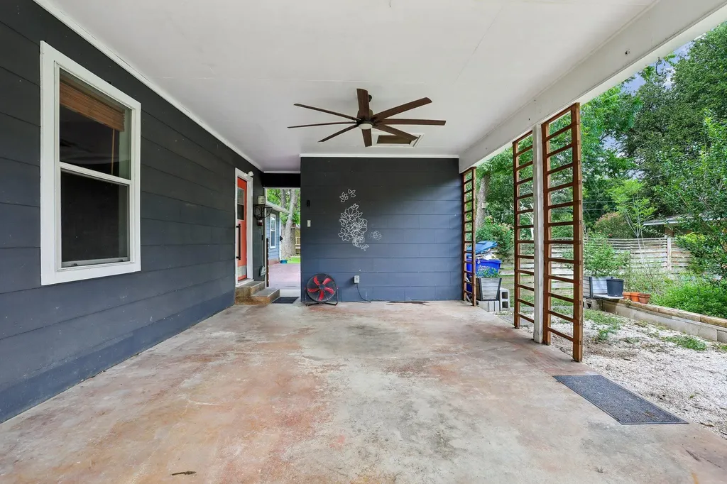 1114 W W 2nd Street Elgin TX 78621