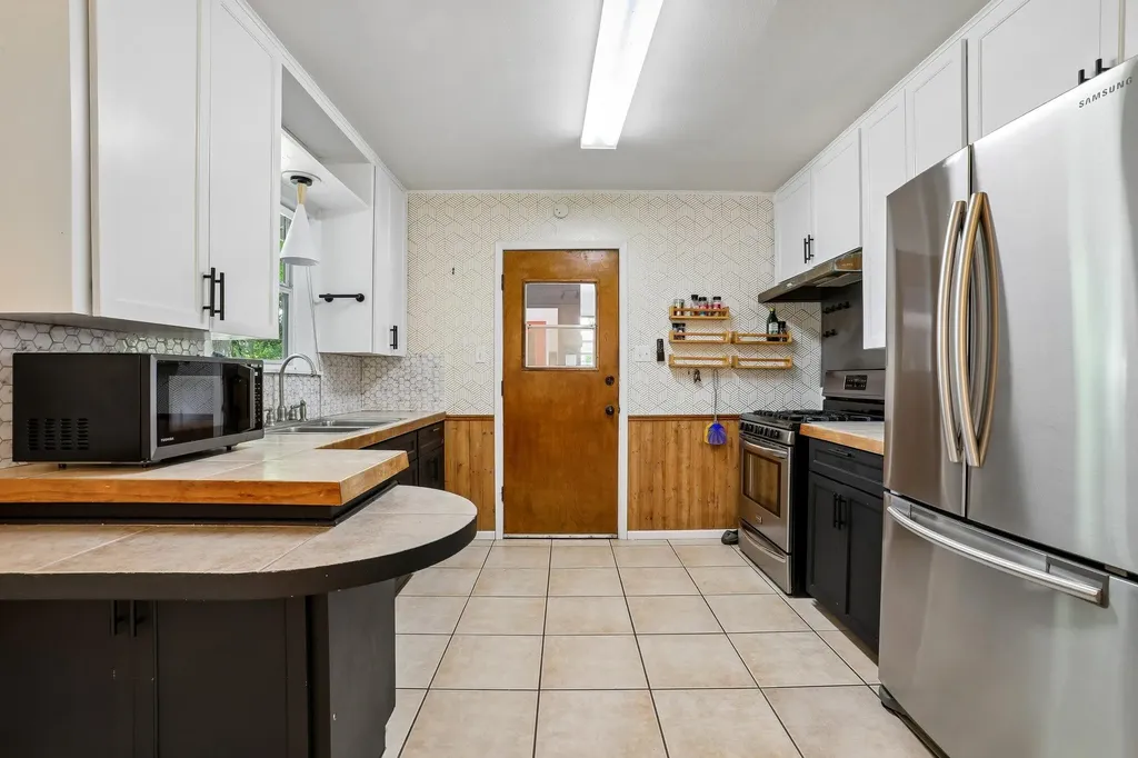 1114 W W 2nd Street Elgin TX 78621