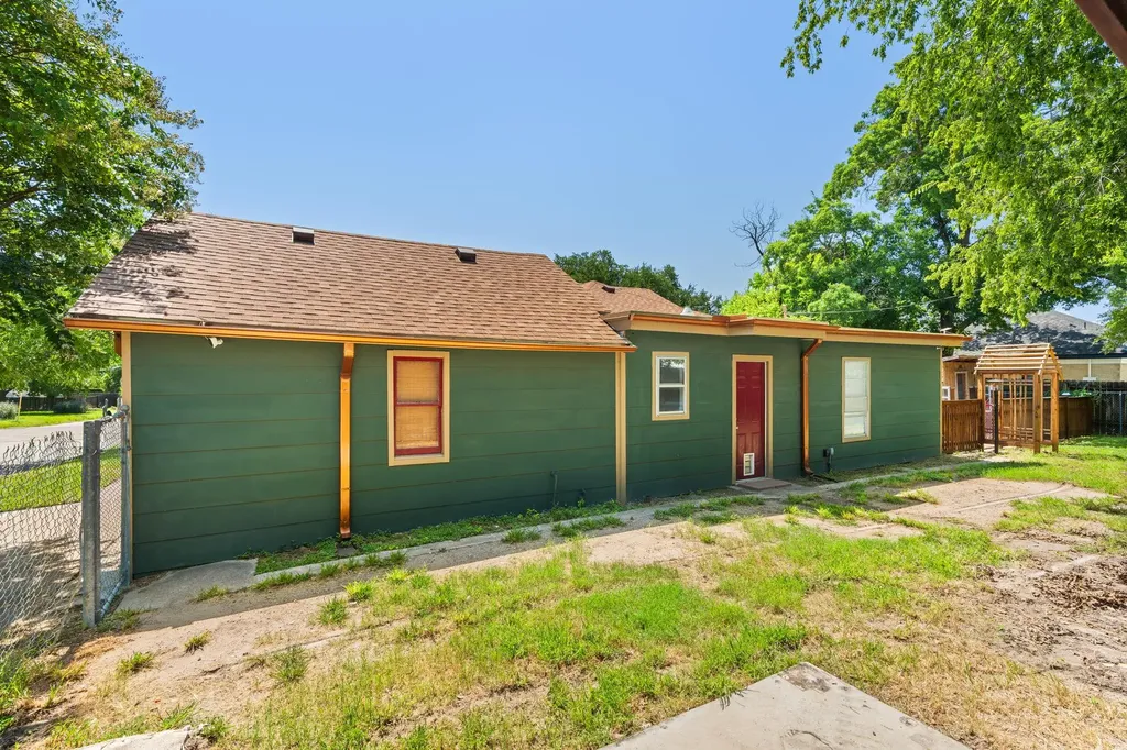 1120 N 1st Street Temple TX 76501