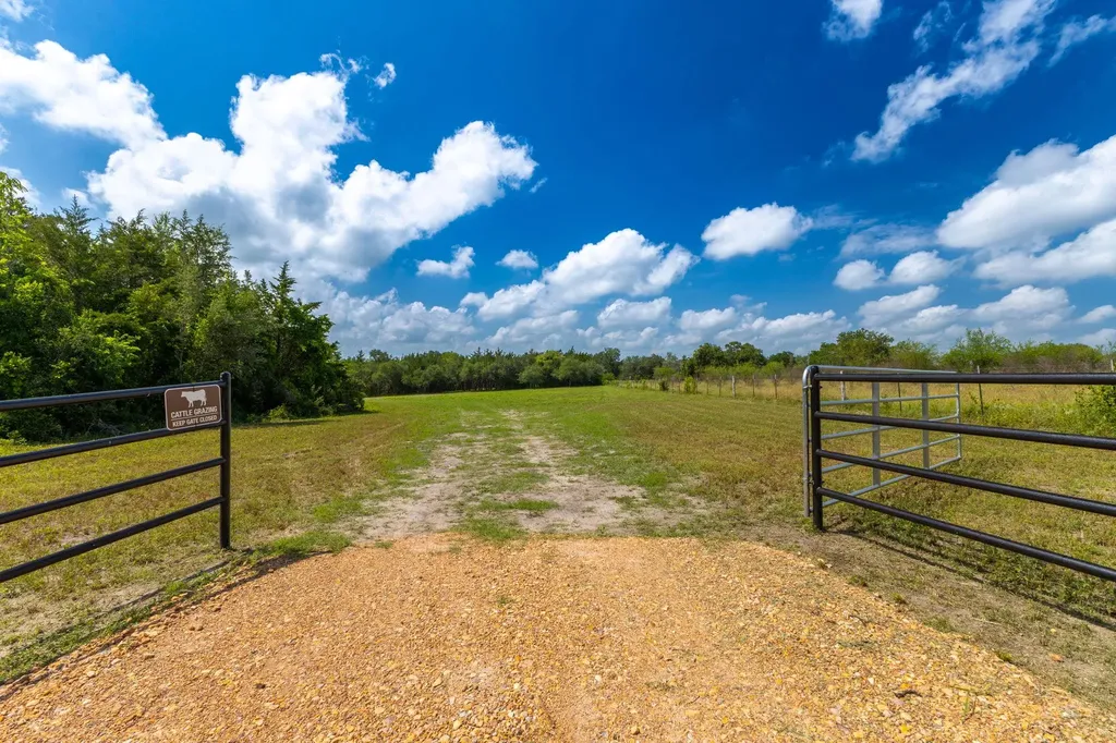 1910 (Tract #1) Baca Loop Flatonia TX 78941