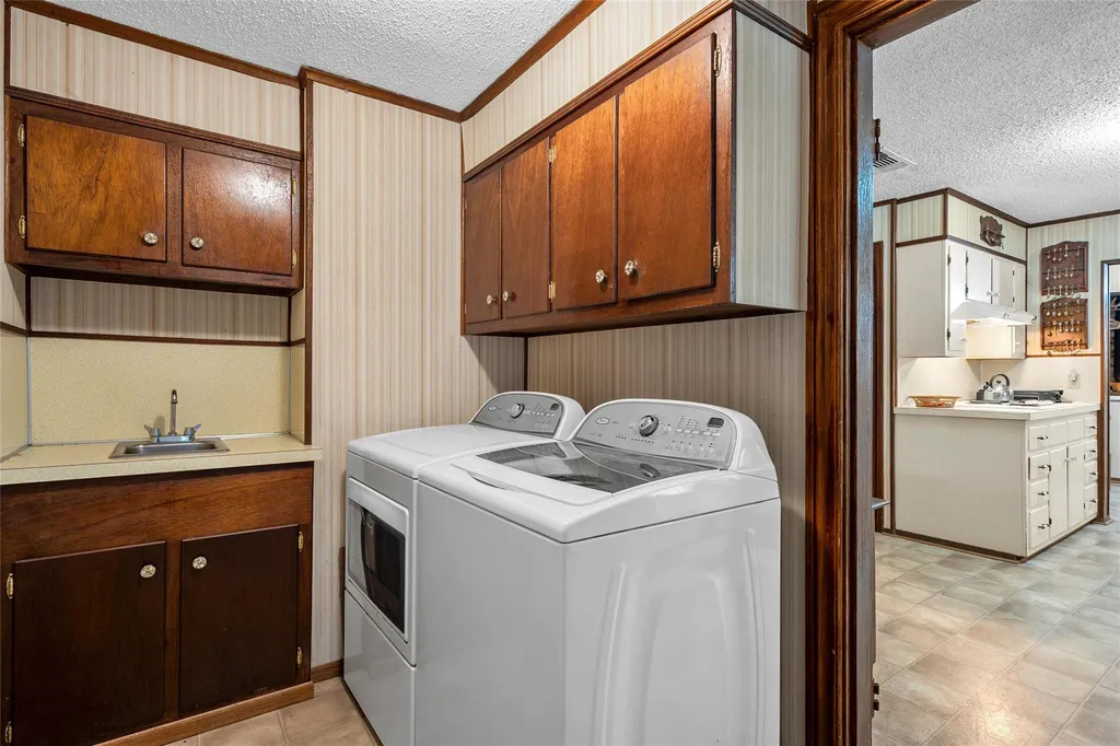 204 Christopher Drive Bruceville-eddy TX 76524
