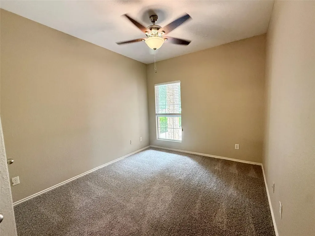 102 Williamson Cove Elgin TX 78621