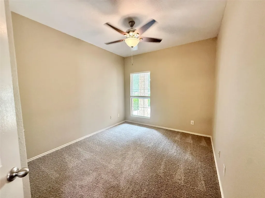 102 Williamson Cove Elgin TX 78621
