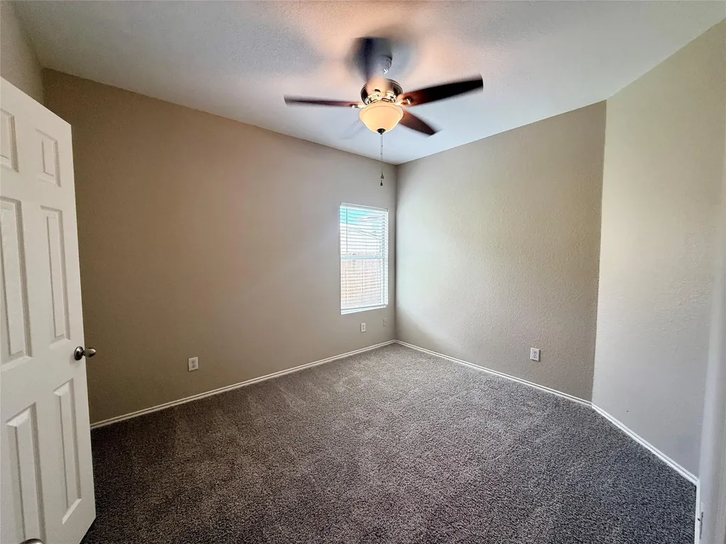 102 Williamson Cove Elgin TX 78621