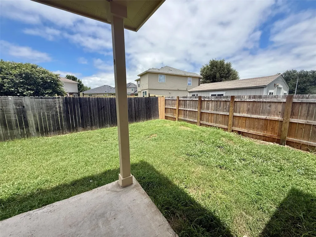 102 Williamson Cove Elgin TX 78621