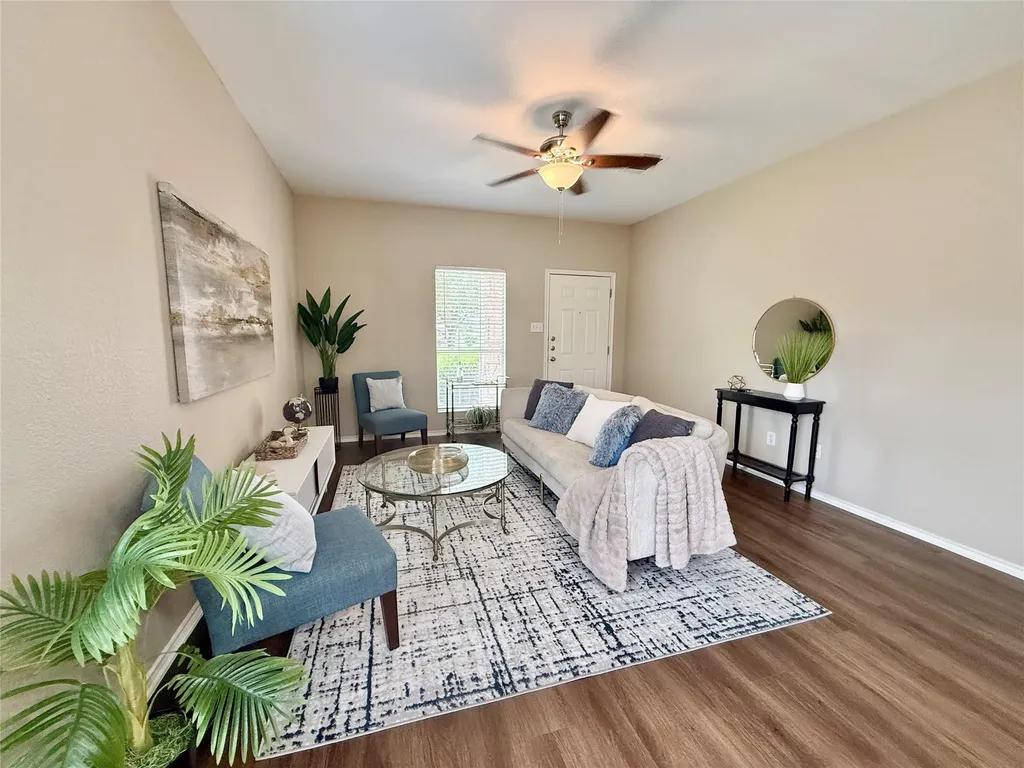 102 Williamson Cove Elgin TX 78621