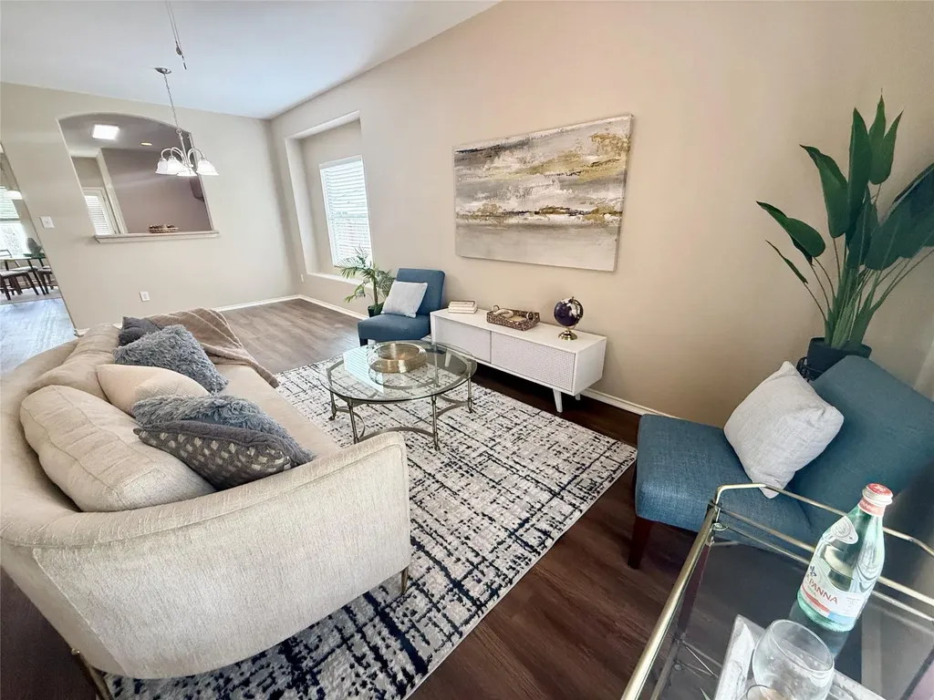 102 Williamson Cove Elgin TX 78621
